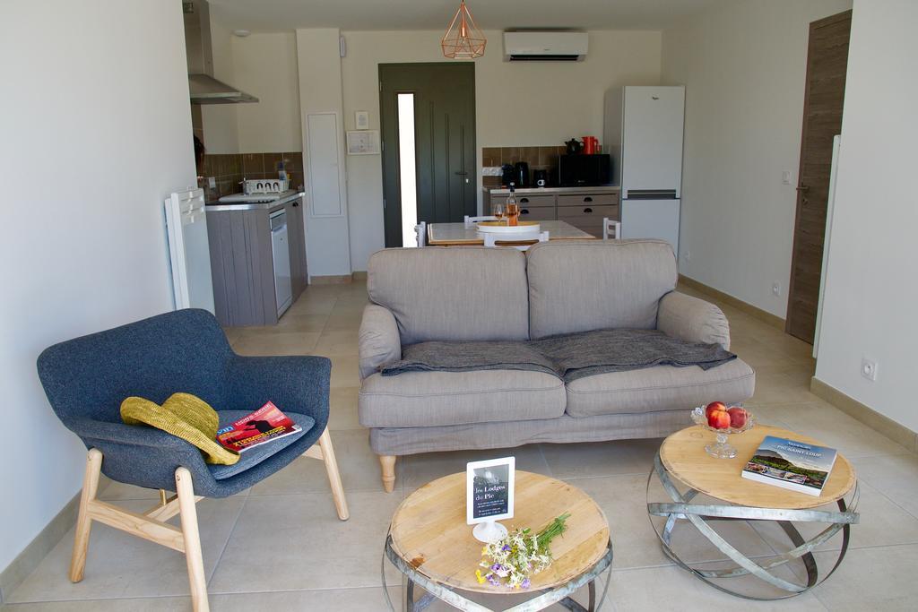 Les Lodges Du Pic Le Triadou Екстериор снимка